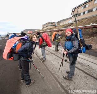 Konverzace s Rumunskou socioložkou. Jediným to ubytovaným turistou v Barentsburgu